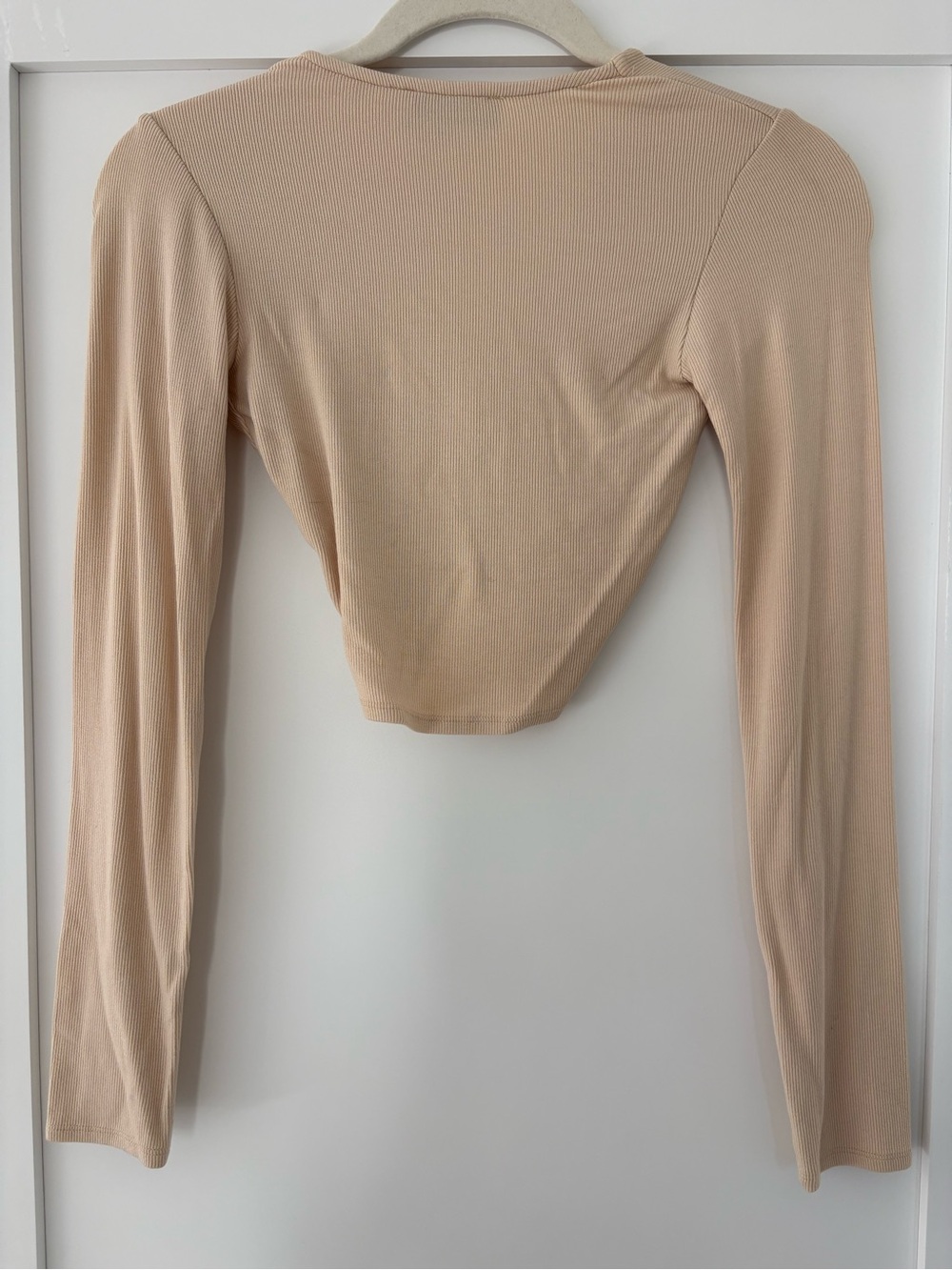RESA Beige Long-Sleeve Knot-Front Crop Top - Picture 2 of 4